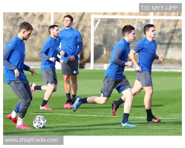 西安足球队在选拔赛中以53分稳居积分榜首位，展现强劲实力